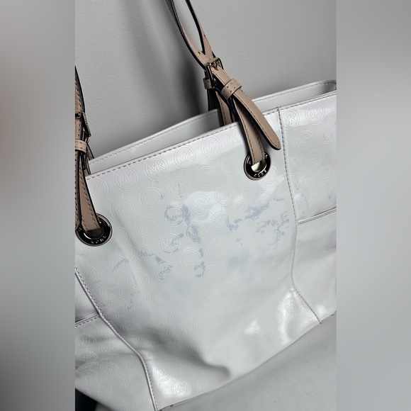 MICHAEL KORS Patent Leather Jet Set Tote White Logo Pattern Shiny Shoulder Bag - Picture 4 of 6